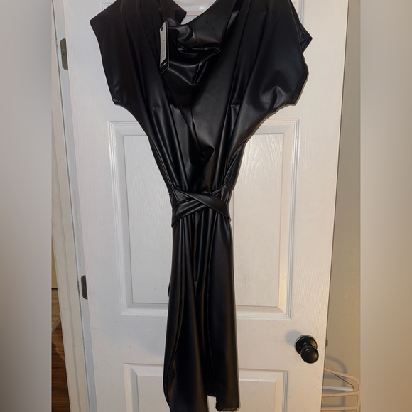 Fashion Nova Off the Shoulder Faux Leather dress  Sz 1X - Picture 8 of 9